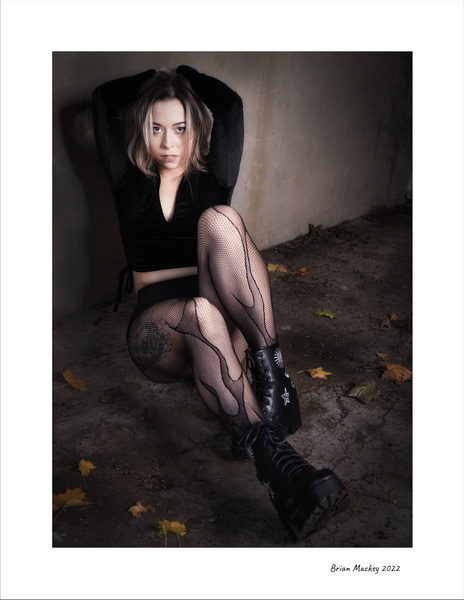 Female model photo shoot of Adriraven by Fineartdigital