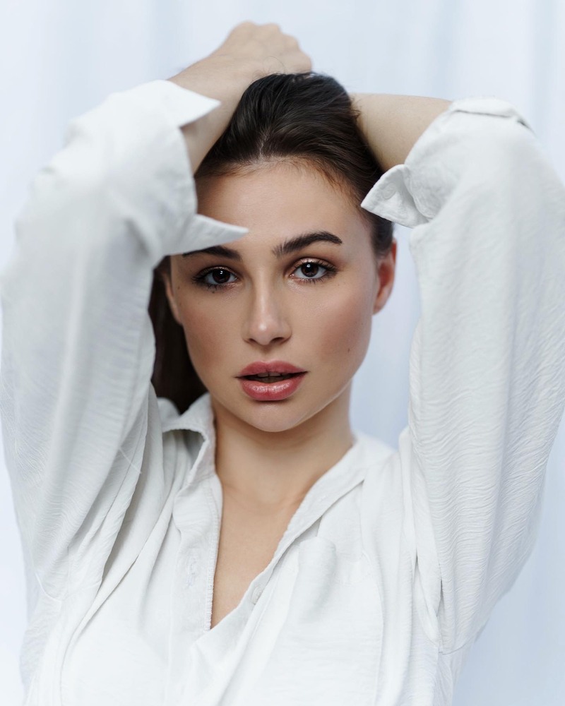 Female model photo shoot of Ana Koval