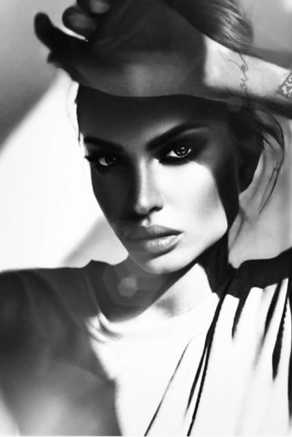 Female model photo shoot of Manuela Carmignani