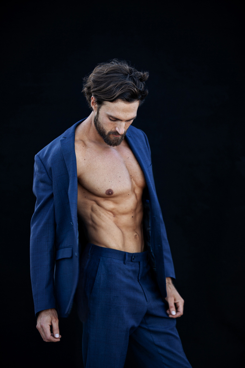 Male model photo shoot of Daniel Novick 