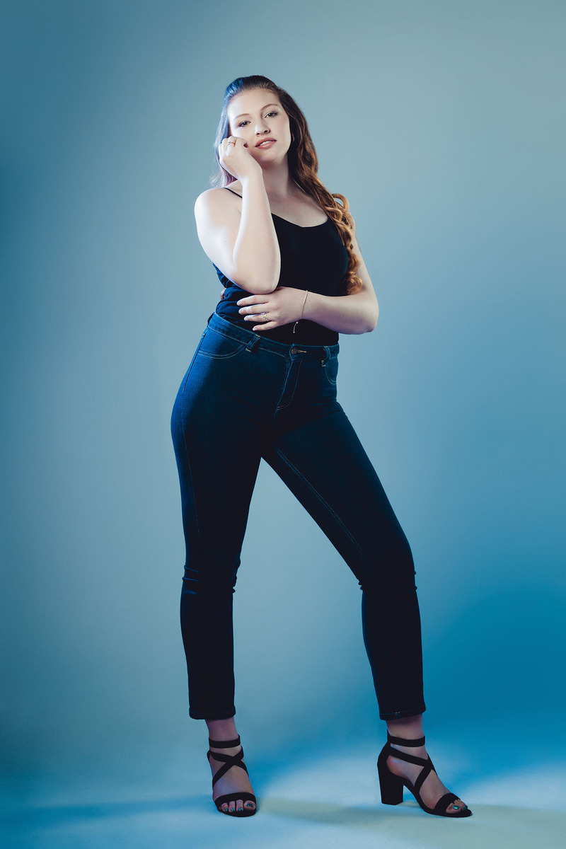 Female model photo shoot of ShakiraMI