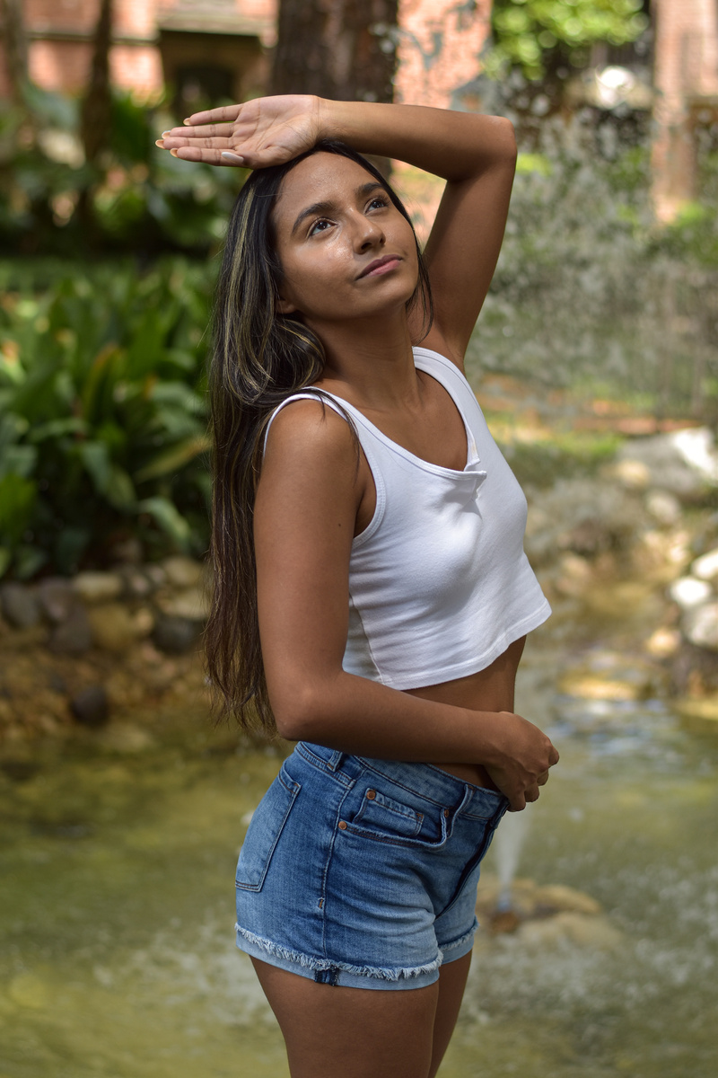 Female model photo shoot of letylopez