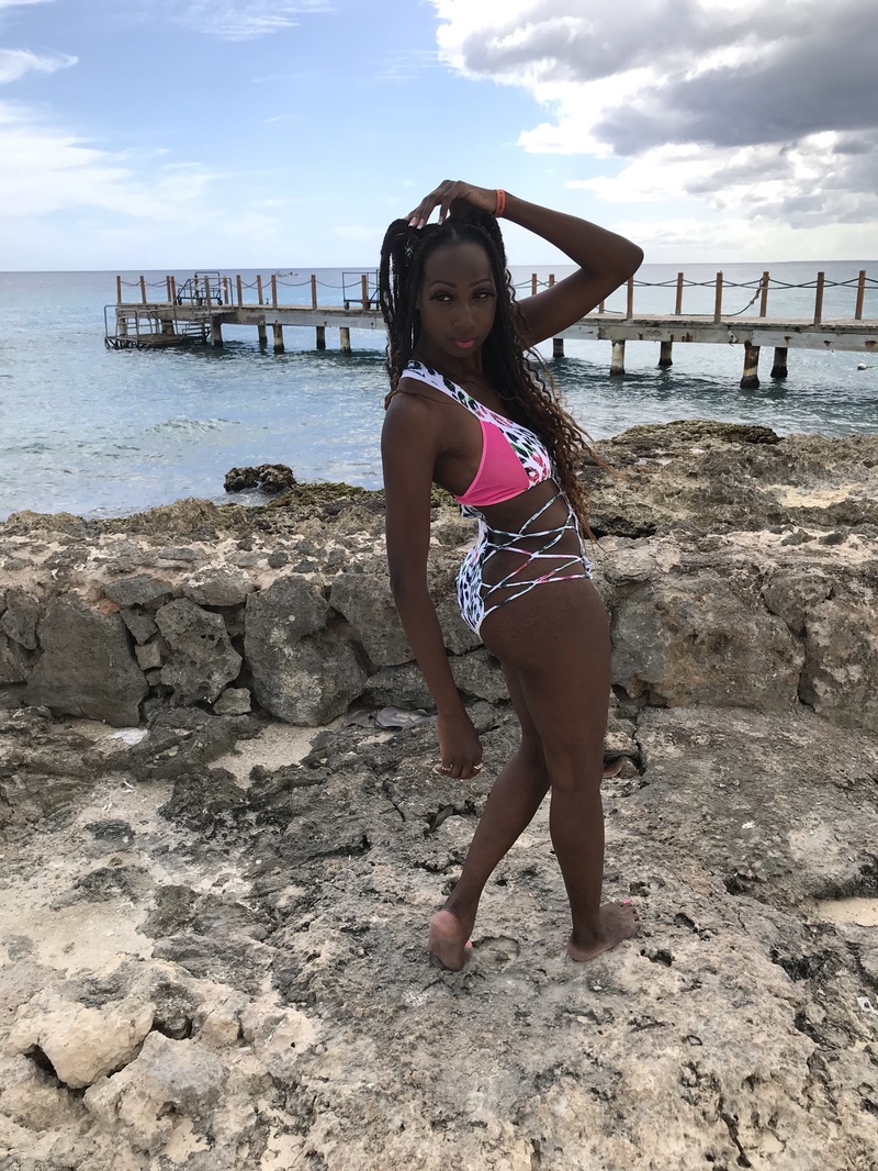 Female model photo shoot of Metra DSha in Dominica Republic