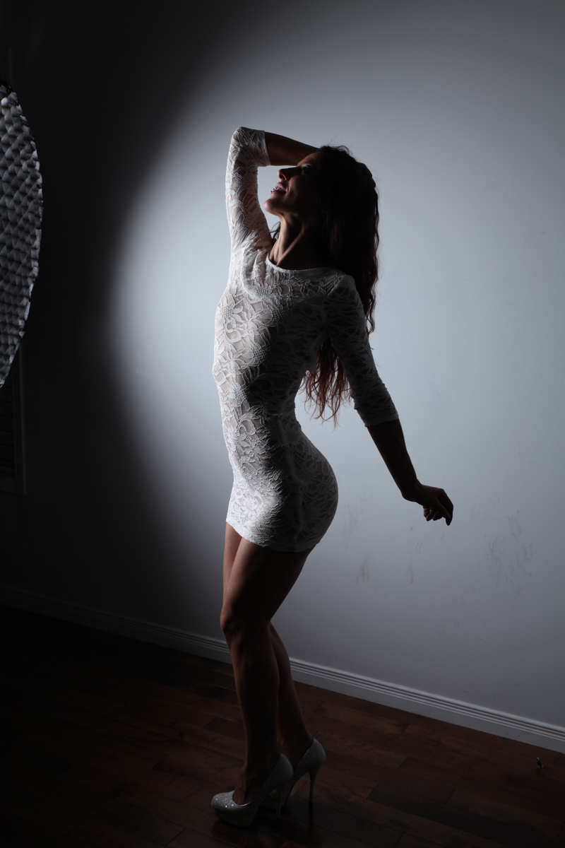 Female model photo shoot of Rachelhoot by Dorola