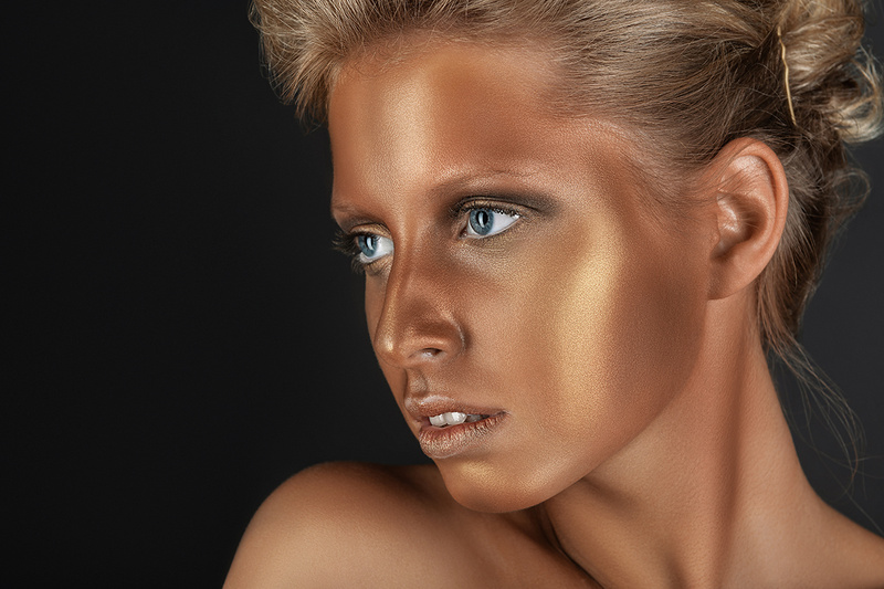 Female model photo shoot of Iryna Retoucher
