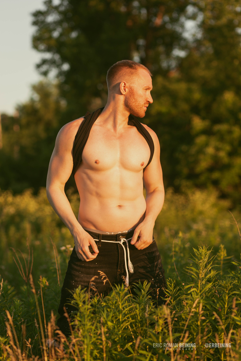 Male model photo shoot of Eric Roman Beining