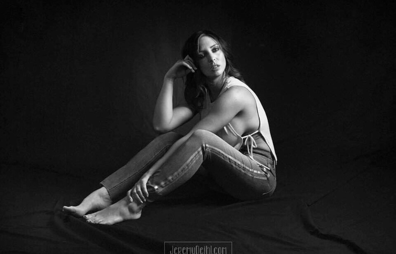 Female model photo shoot of Lauren Rosenn