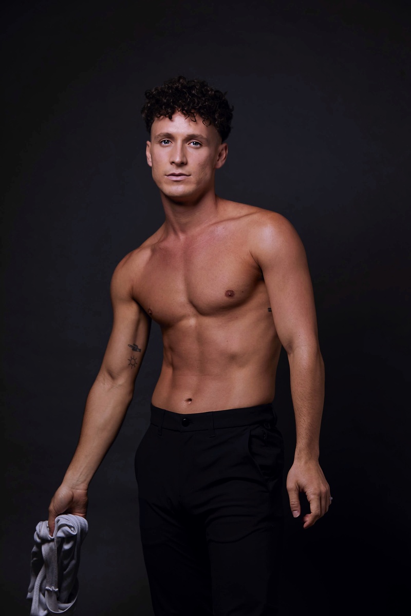 Male model photo shoot of Ren Amor