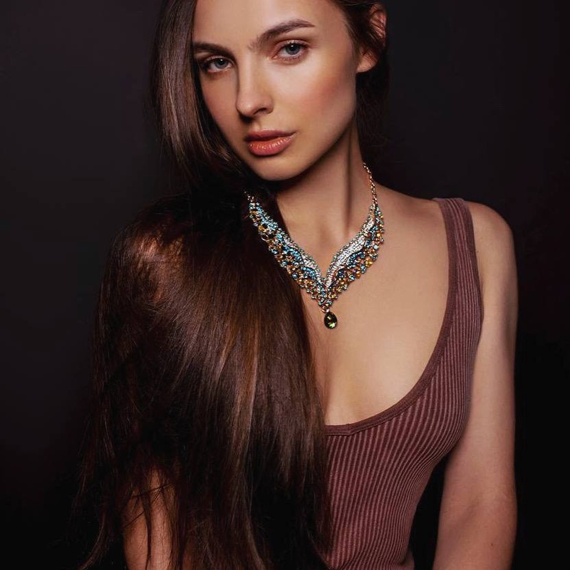 Female model photo shoot of Alinushka