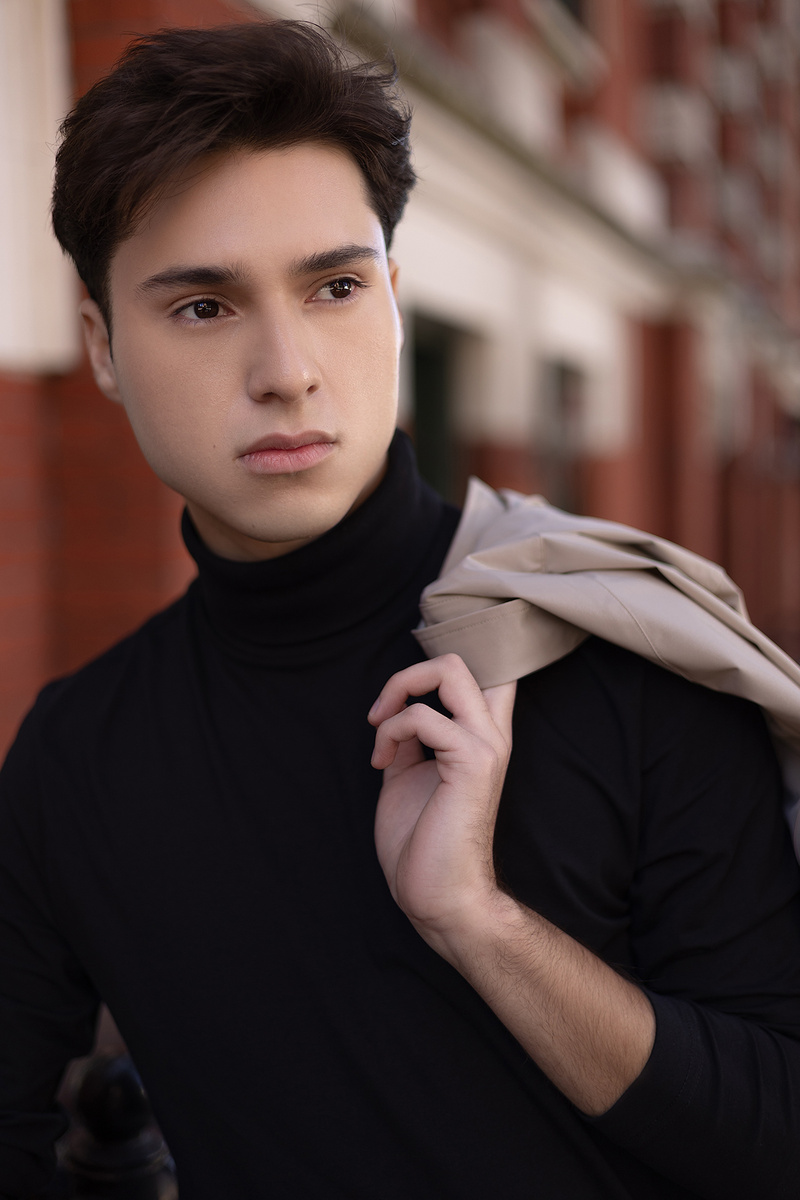 Male model photo shoot of Chris Juengel