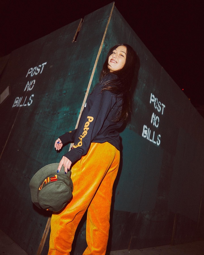 Female model photo shoot of lunastardom in Downtown Brooklyn
