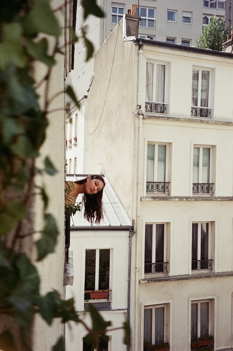 Female model photo shoot of lunastardom in Paris, France