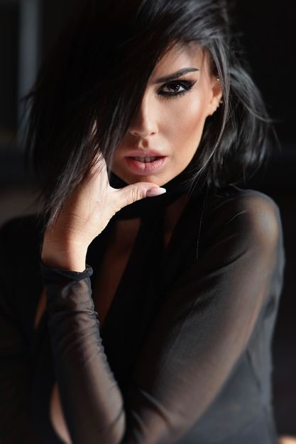 Female model photo shoot of Laura giraudi