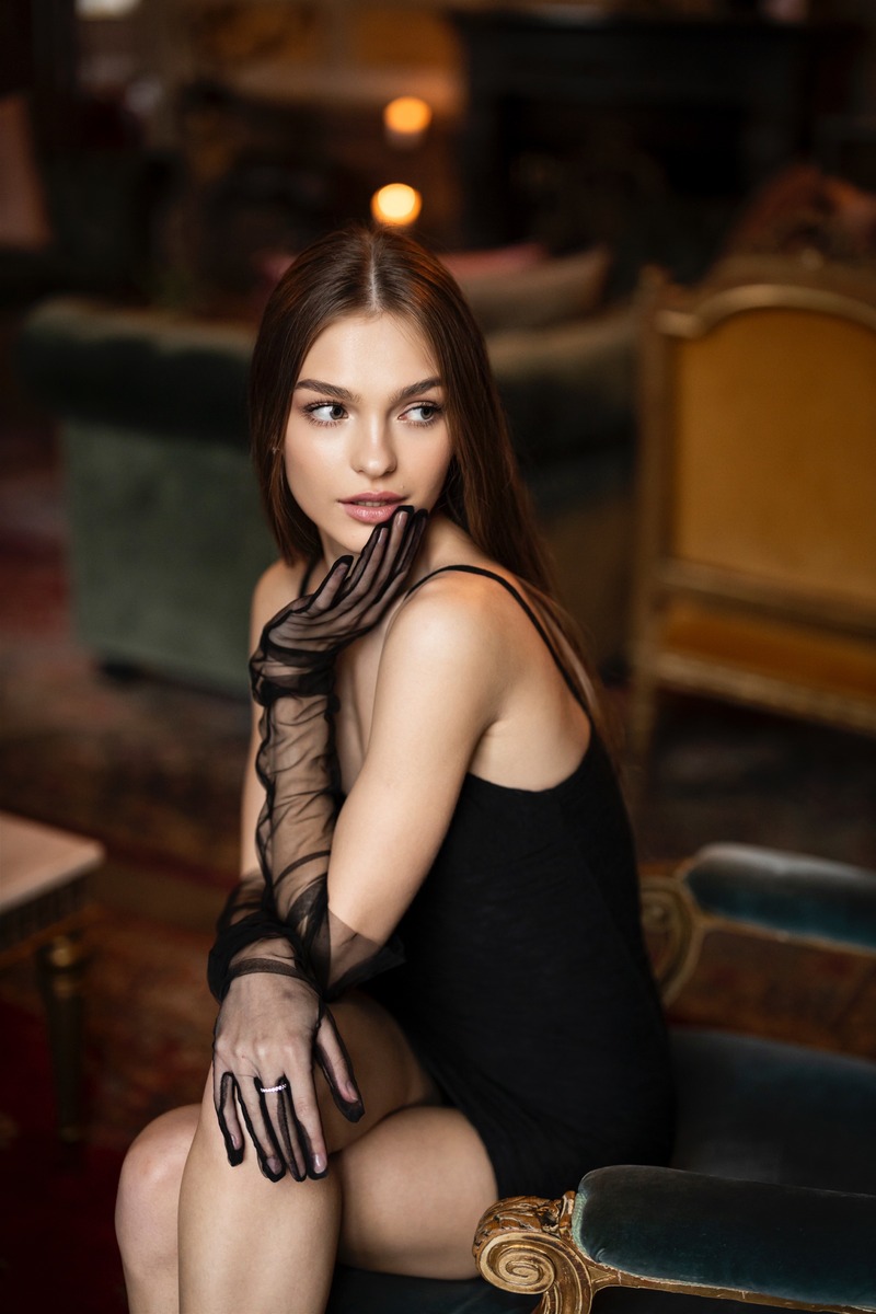 Female model photo shoot of Alina Podar