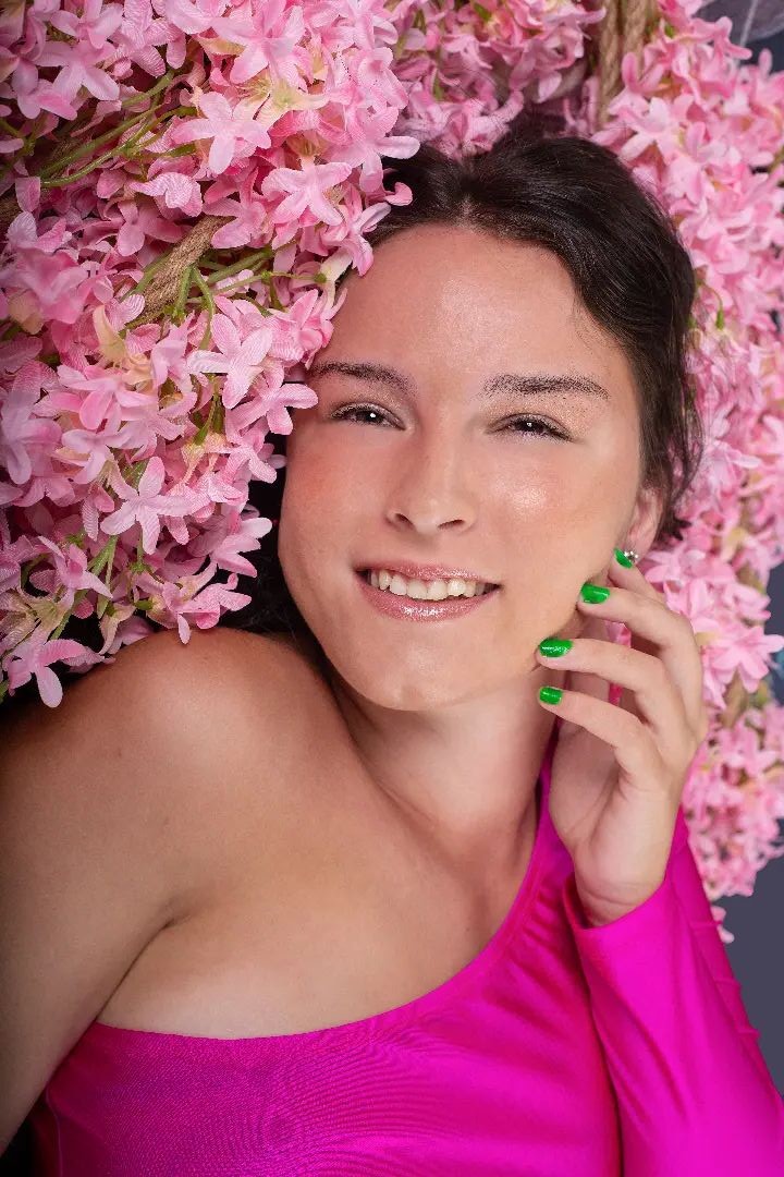 Female model photo shoot of ProfesionalModelMonika