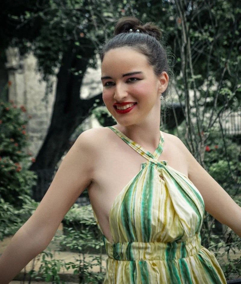 Female model photo shoot of ProfesionalModelMonika
