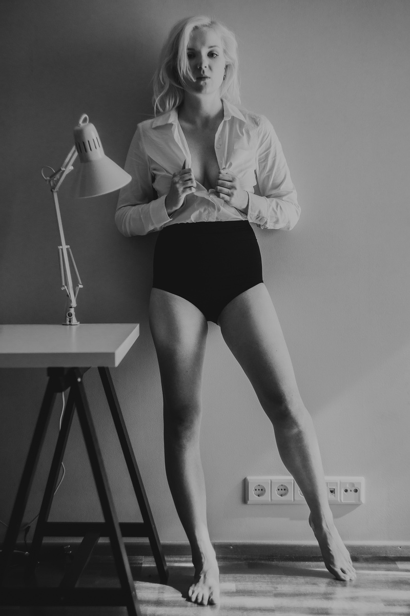 Female model photo shoot of Ann Noun
