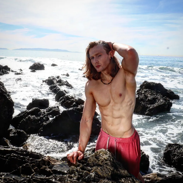 Male model photo shoot of Rcalv25 in Palos Verdes Beach