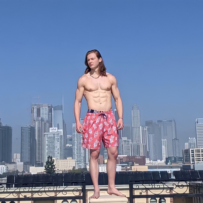 Male model photo shoot of Rcalv25 in Los Angeles