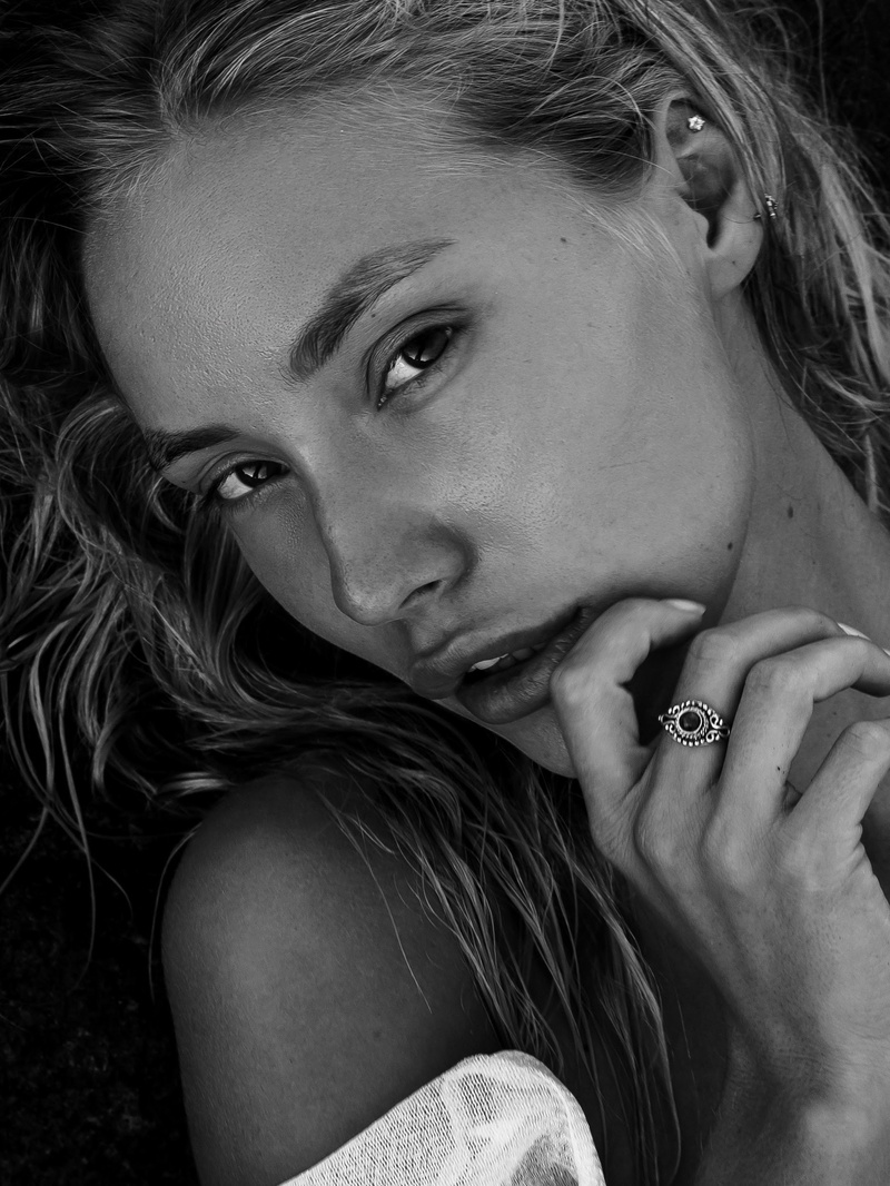 Female model photo shoot of Lesya Madama