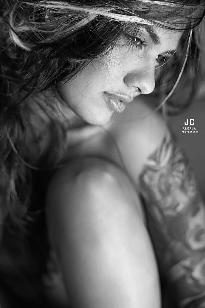 Female model photo shoot of Jewelsbeauty