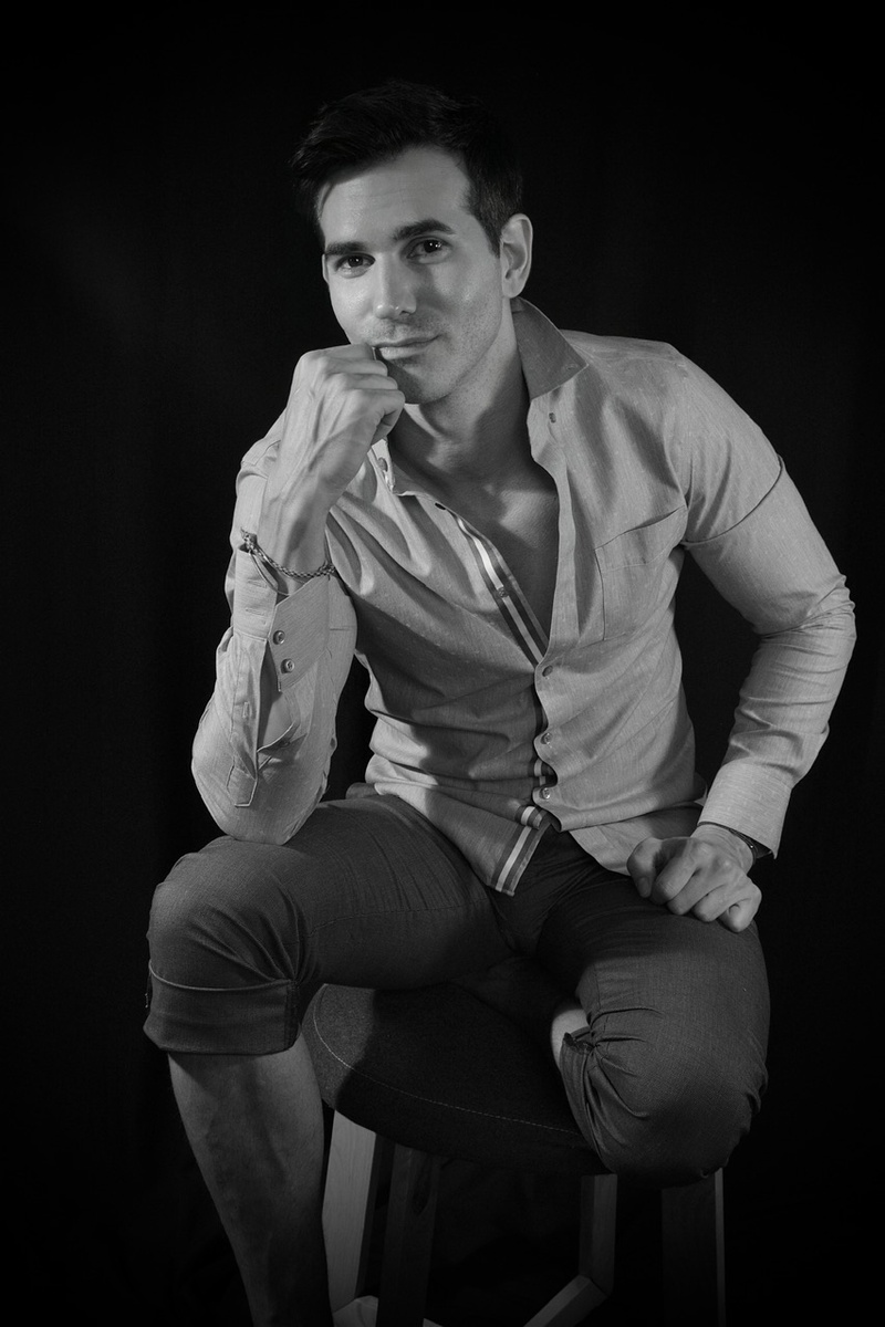 Male model photo shoot of Etienne Lartigau