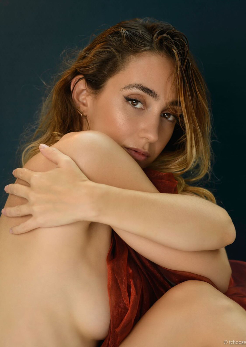 Female model photo shoot of Shira Alcibar