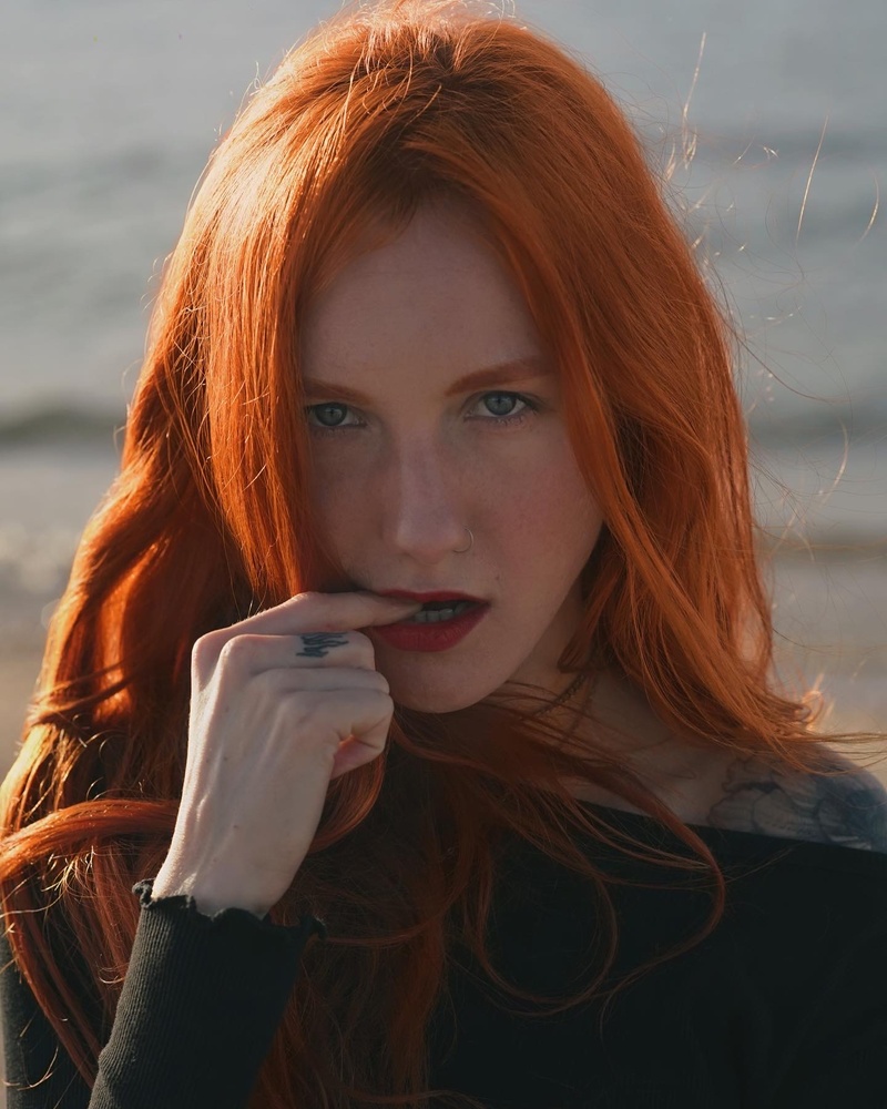 Female model photo shoot of Karina Avdiievska