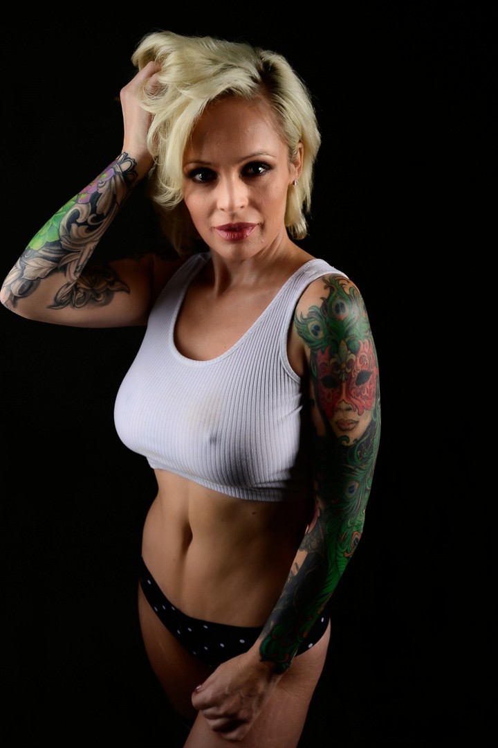 Female model photo shoot of tatoogoddessxx