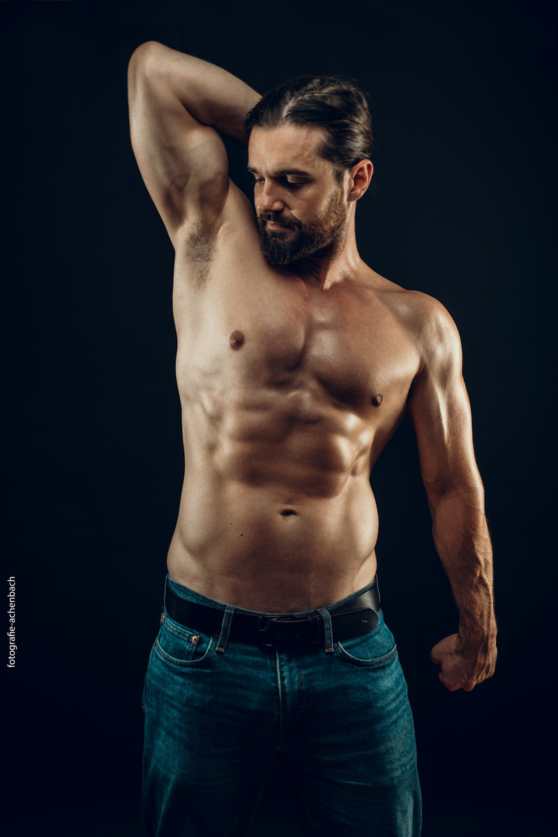 Male model photo shoot of fjo_dressman by fotografie-achenbach in Frankfurt