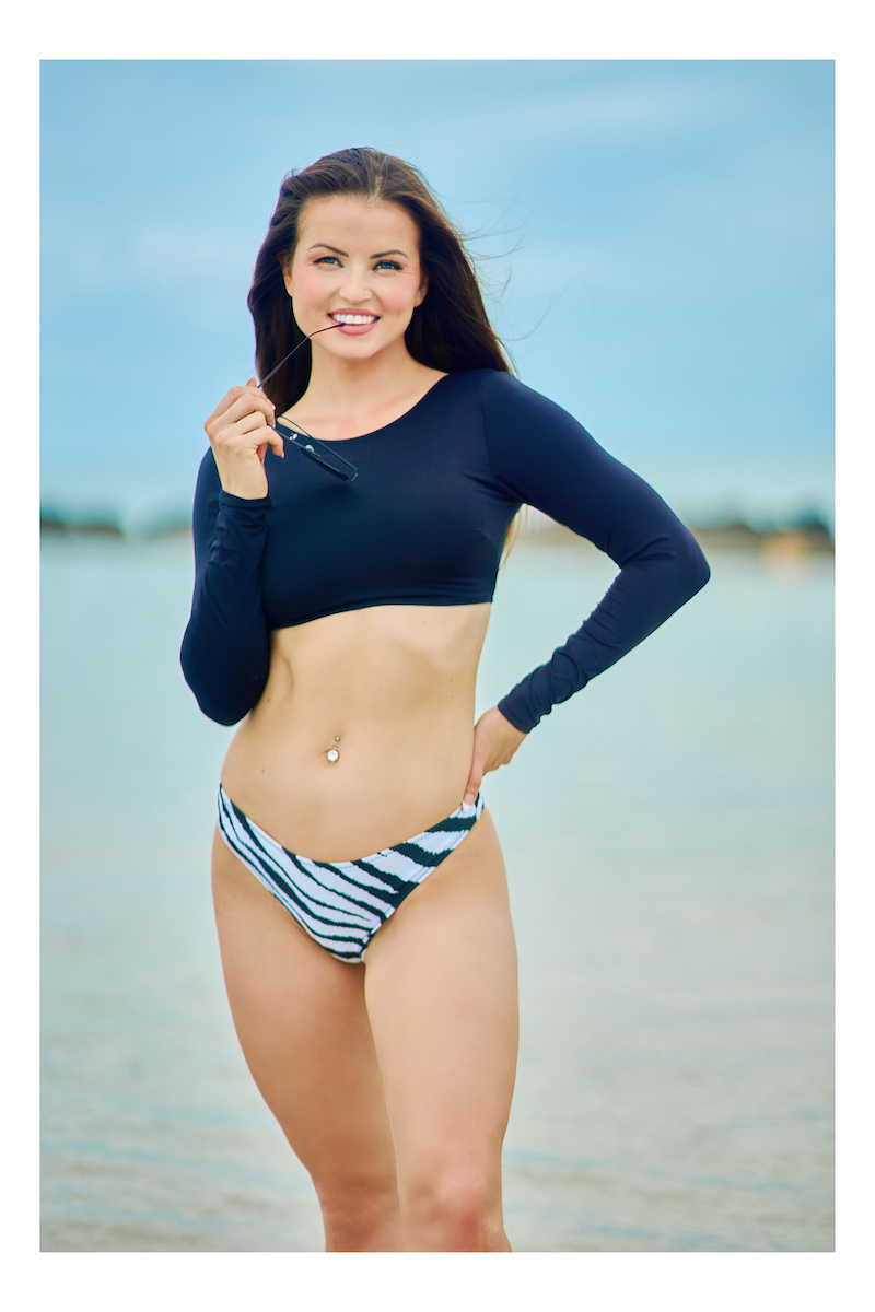 Female model photo shoot of Veronica LaVery by Francisco Castro in Honeymoon Island, FL