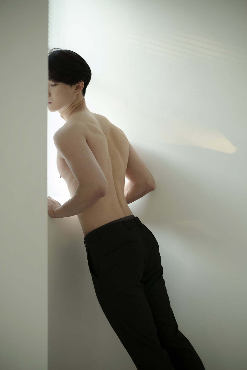 Male model photo shoot of Karsten Richard in Seoul