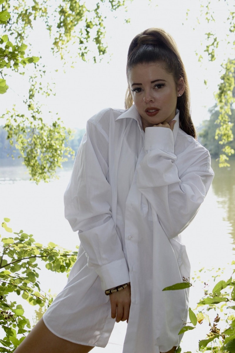 Female model photo shoot of MargaretGaluszkova