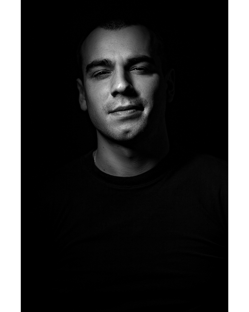 Male model photo shoot of Photographer Daniil