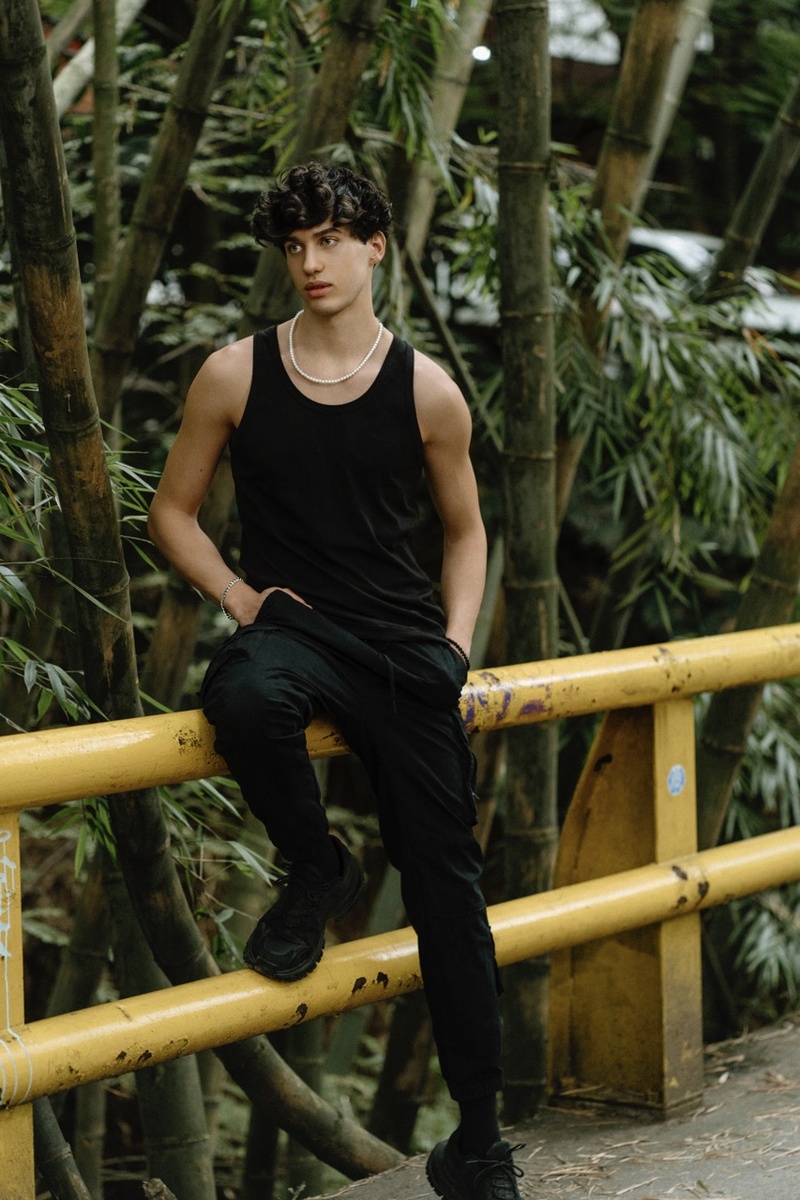 Male model photo shoot of ErPiotta in Medellin