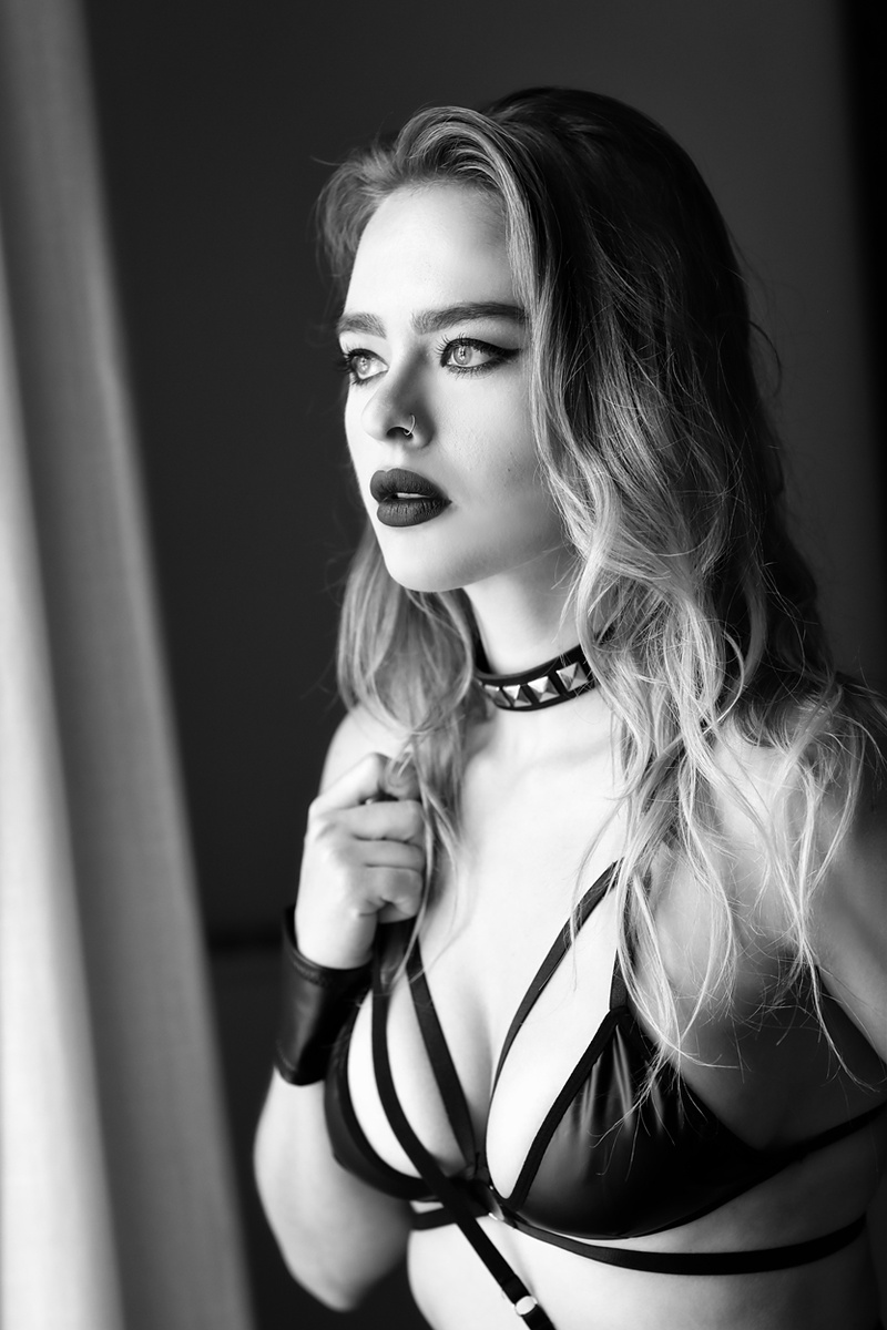 Female model photo shoot of Alexandra K