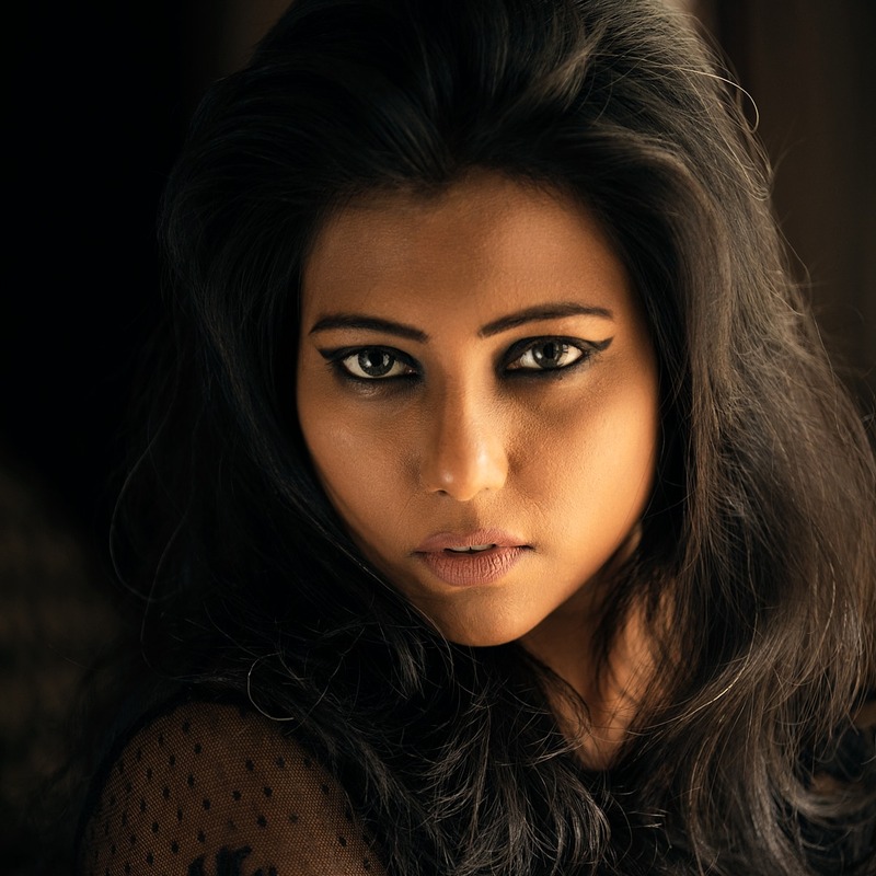 Female model photo shoot of Black rose pankh