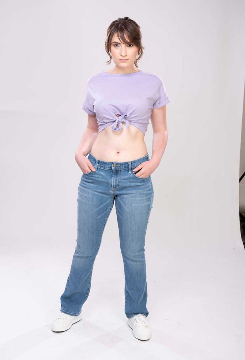 Female model photo shoot of Julierosemodel