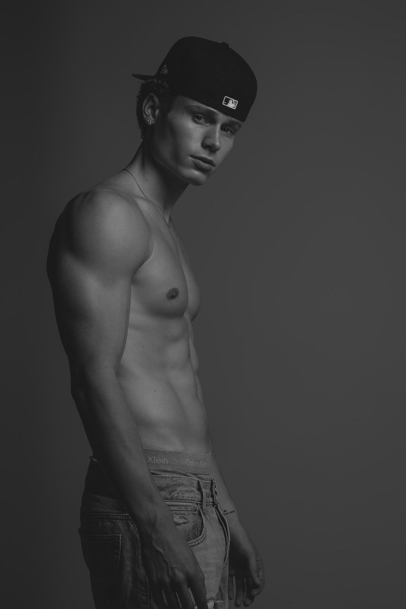 Male model photo shoot of Dayvid Mykel
