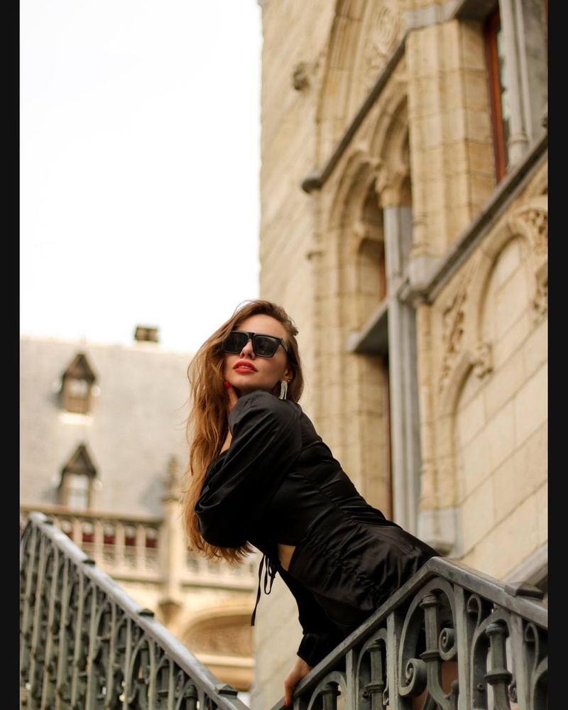 Female model photo shoot of Viktoriia_M