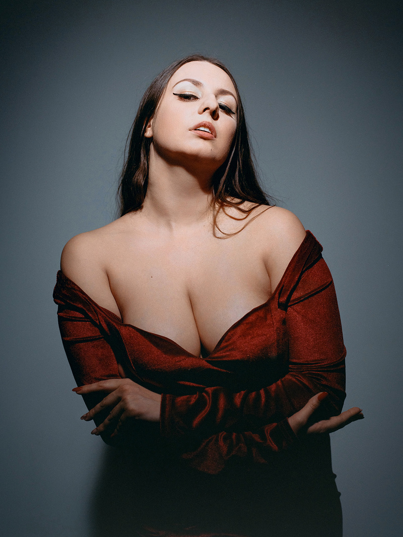 Female model photo shoot of MarinaViolin
