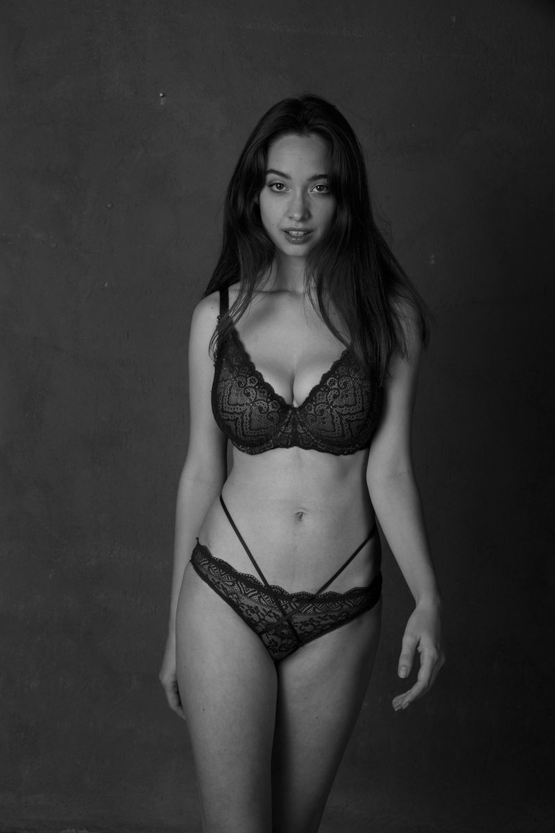 Female model photo shoot of anna_collini