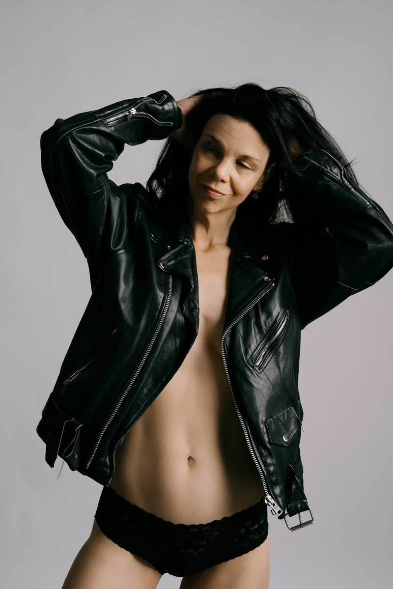 Female model photo shoot of larabazant by bodyprofiletoronto in Toronto, ON