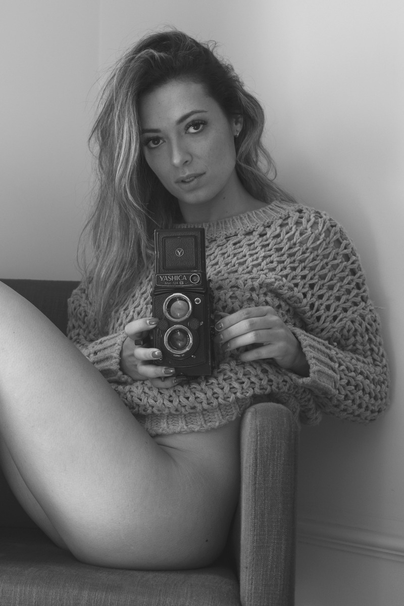 Female model photo shoot of sofscoiso