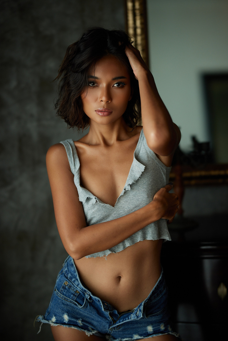 Female model photo shoot of RosSupattra