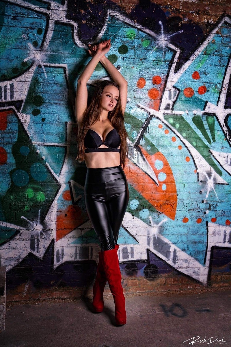 Female model photo shoot of Feralwithatwist