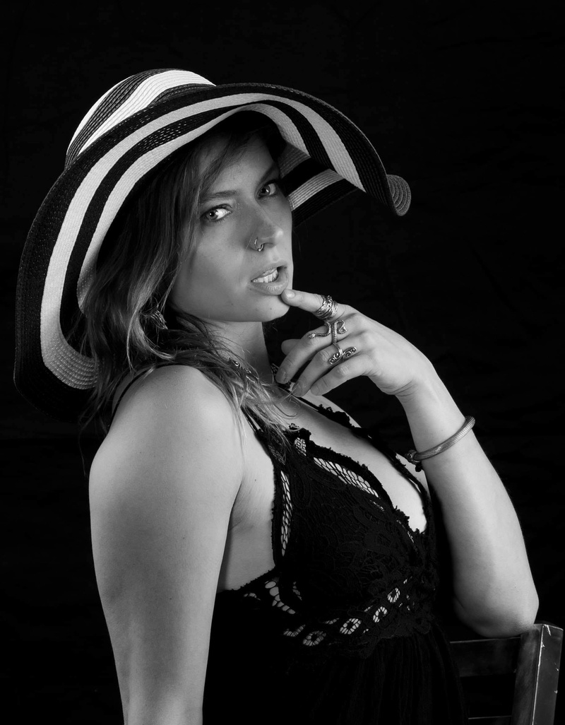 Female model photo shoot of Stormyeyeddoe