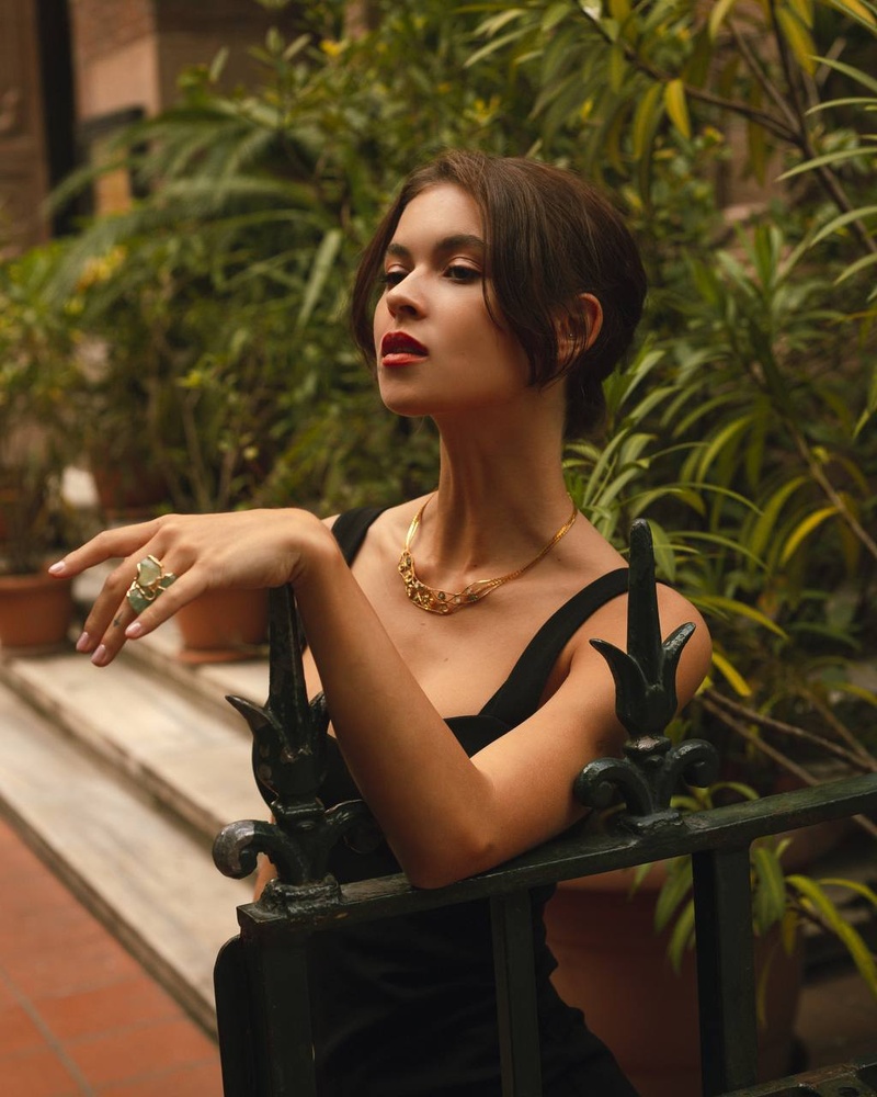 Female model photo shoot of Anna Nigriv