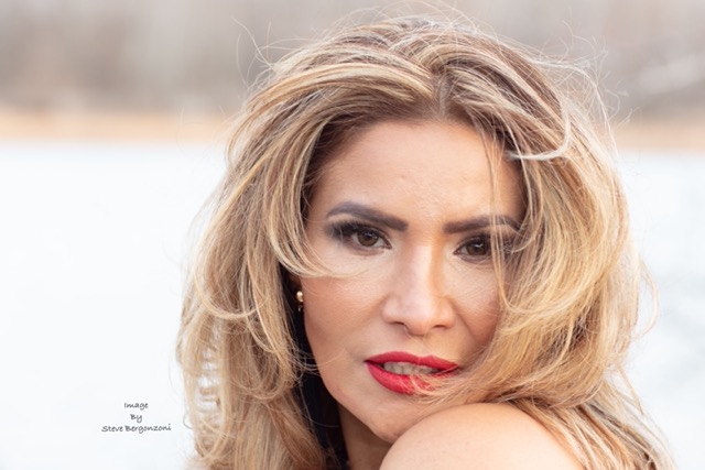 Female model photo shoot of Raquel-76