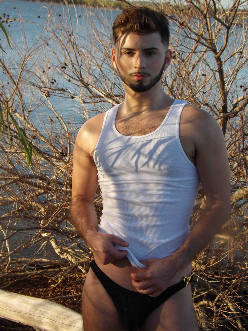 Male model photo shoot of Brandon Garza in Texas